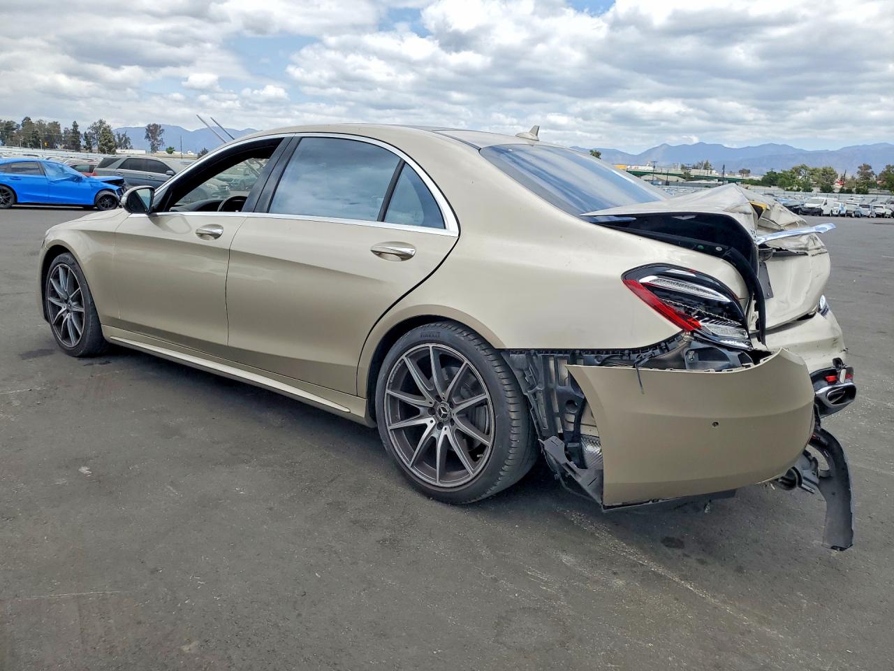 Mercedes-Benz S-Class 560