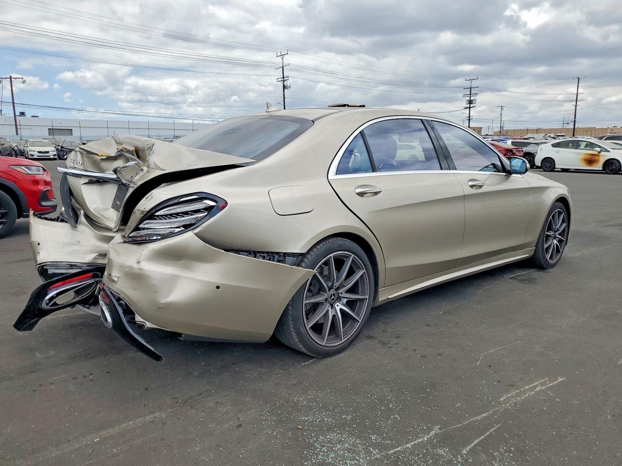 Mercedes-Benz S-Class 560