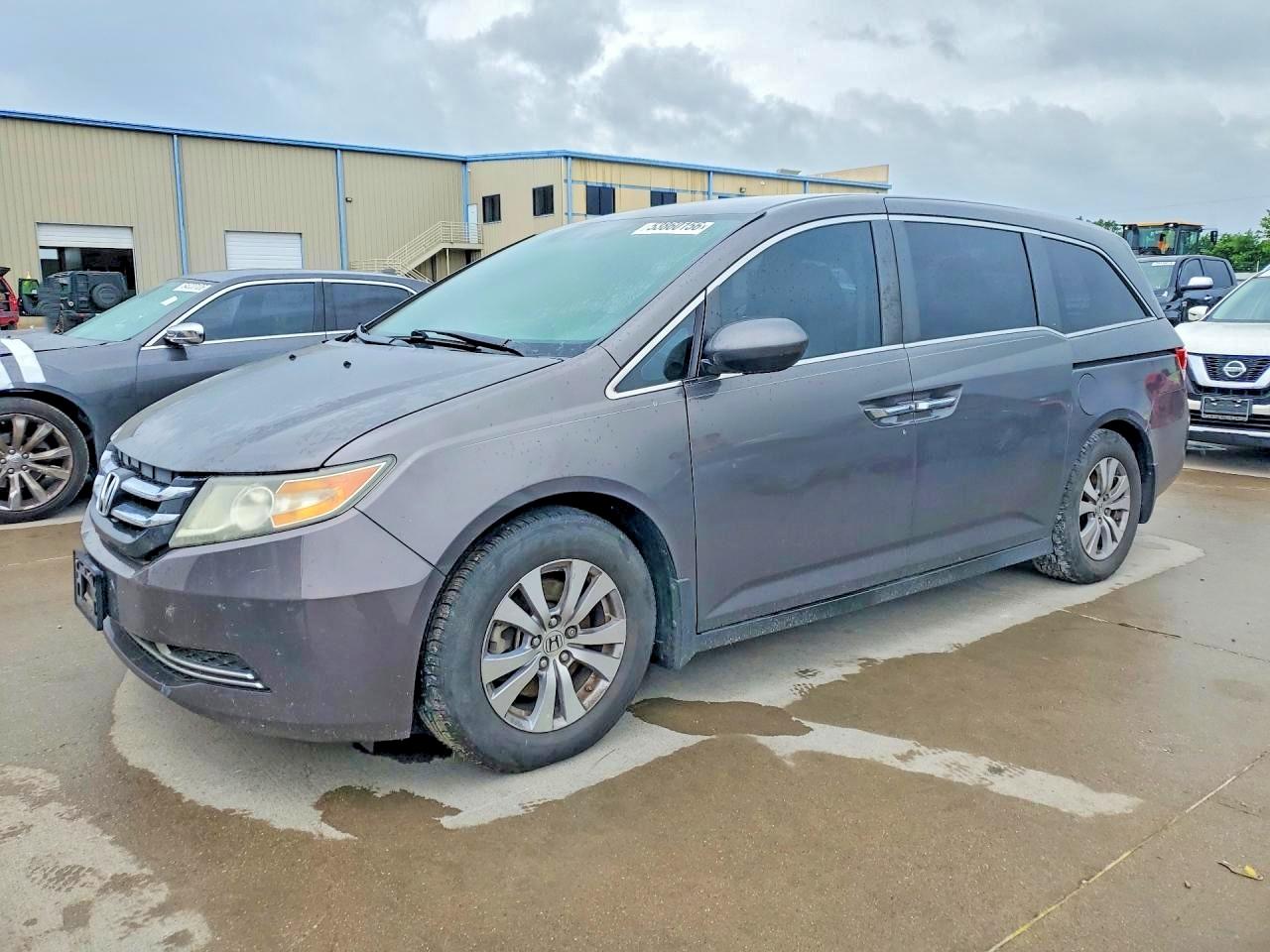 Salvage Honda Odyssey Image