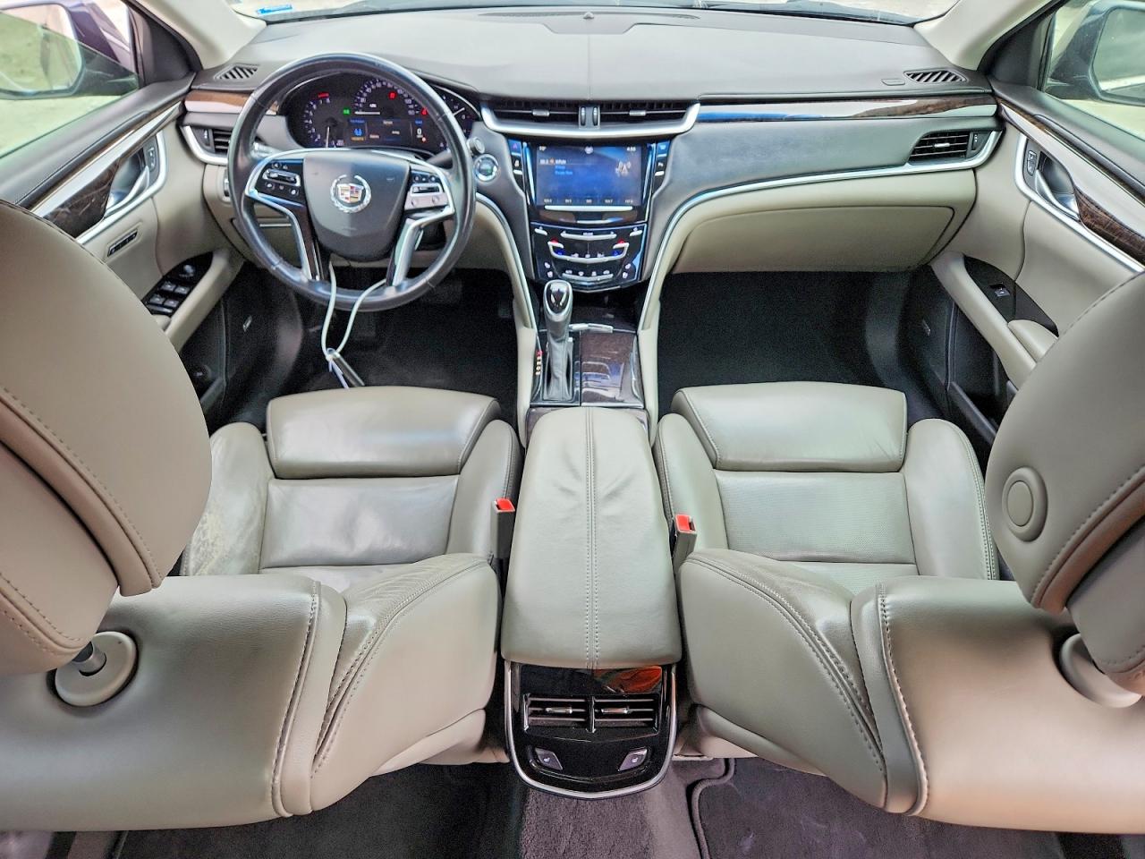 Cadillac XTS Luxury Collection