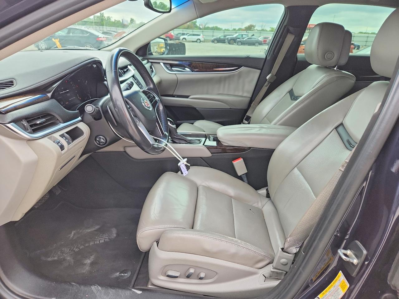 Cadillac XTS Luxury Collection