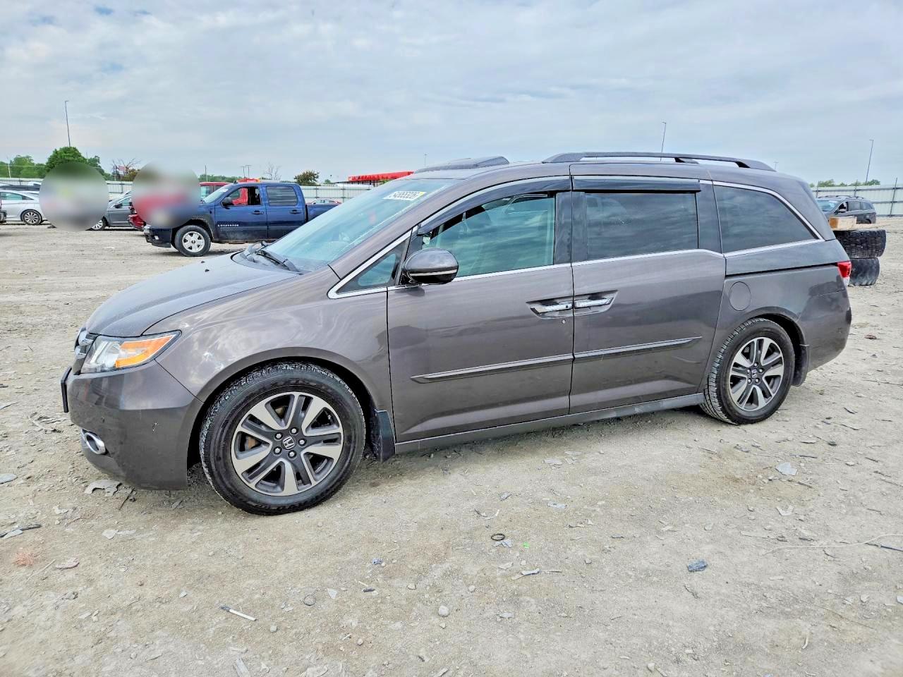 Salvage Honda Odyssey Image