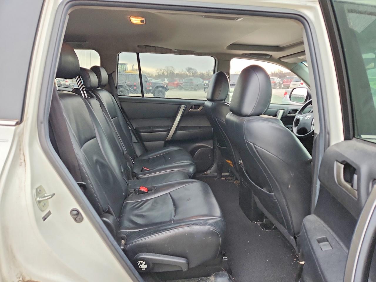 Toyota Highlander Base