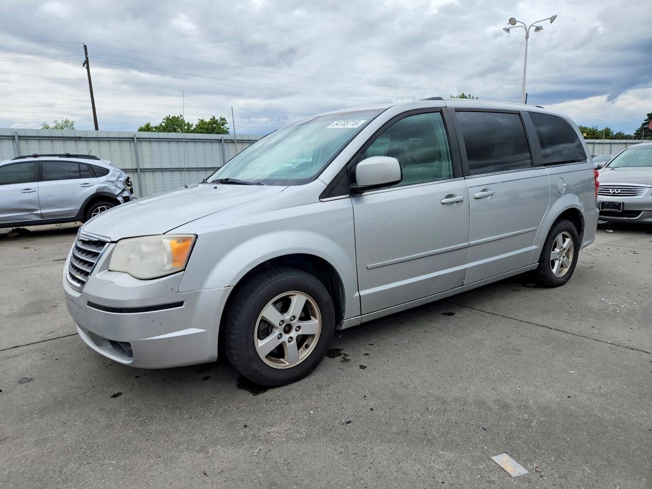 Salvage Dodge Caravan Image