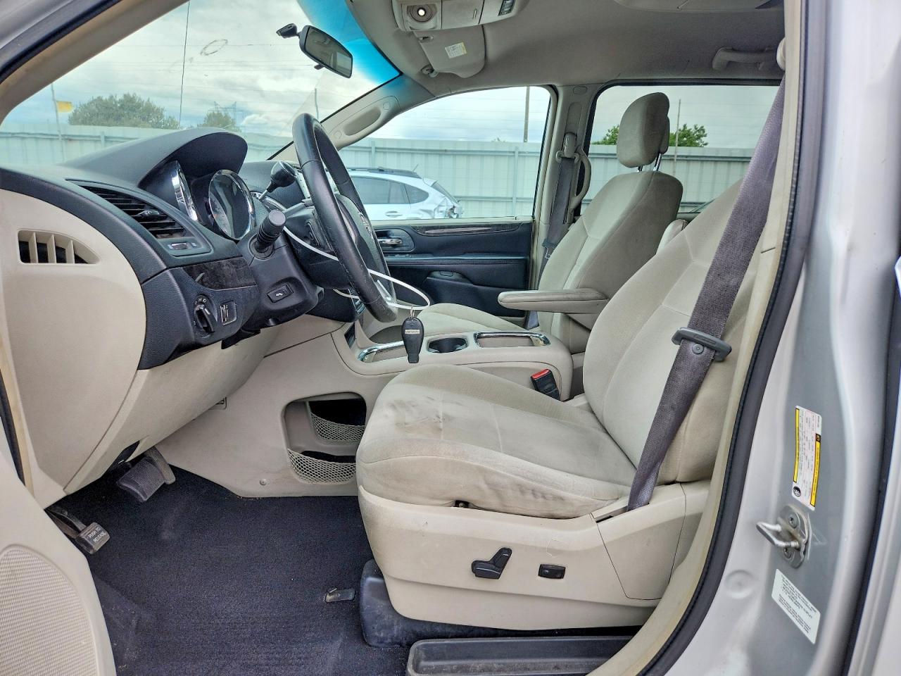 Dodge Caravan Sxt