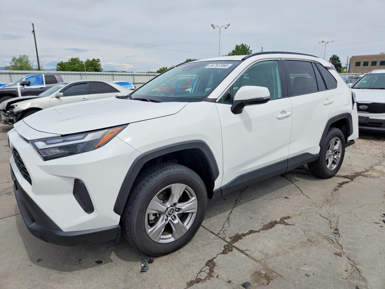 Salvage Toyota RAV4 Image