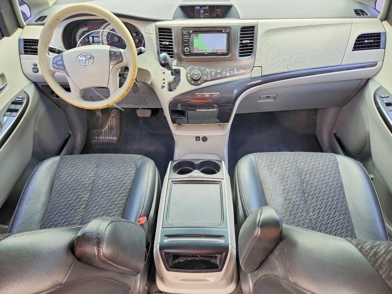 Toyota Sienna Sport
