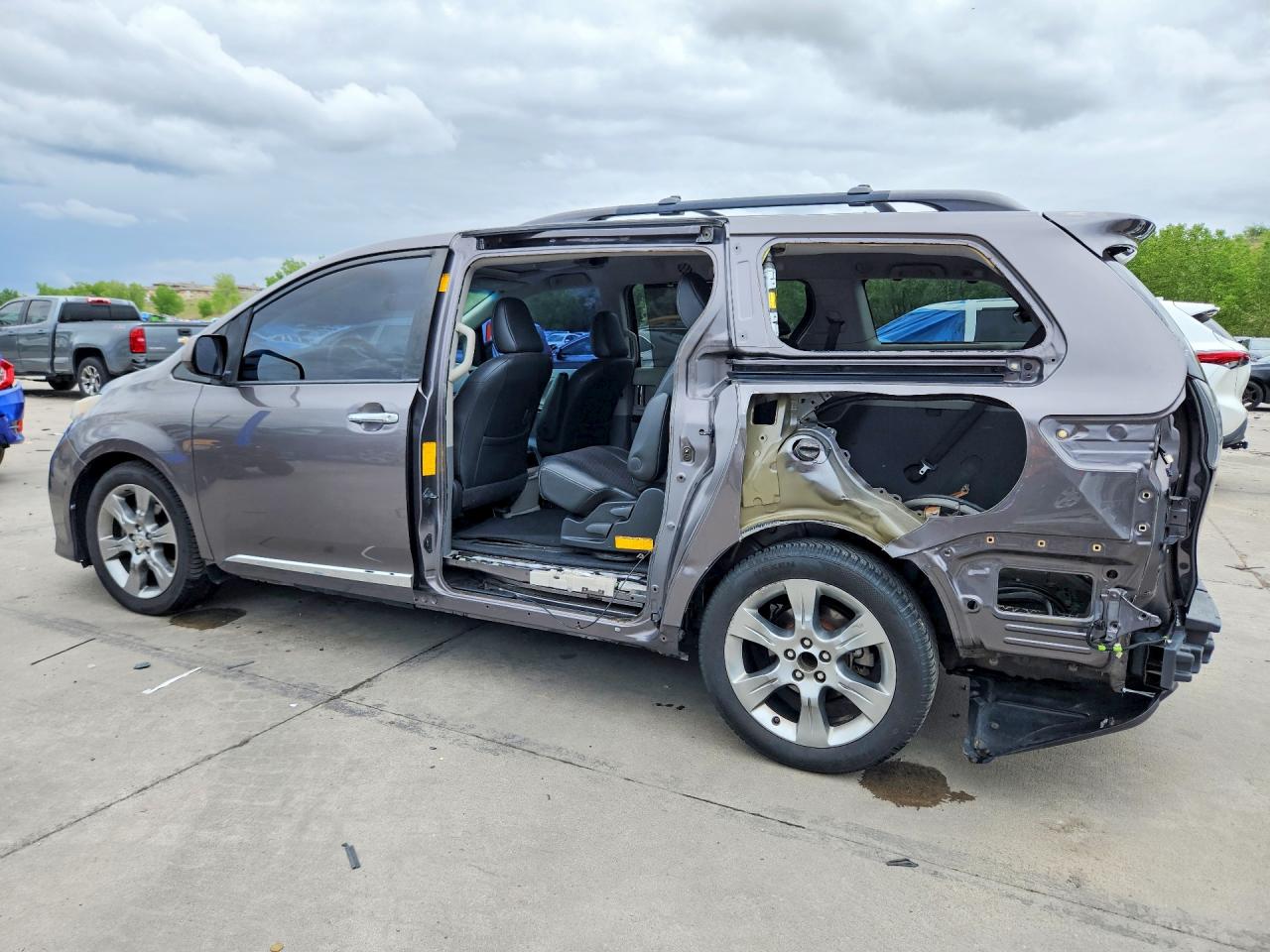 Toyota Sienna Sport