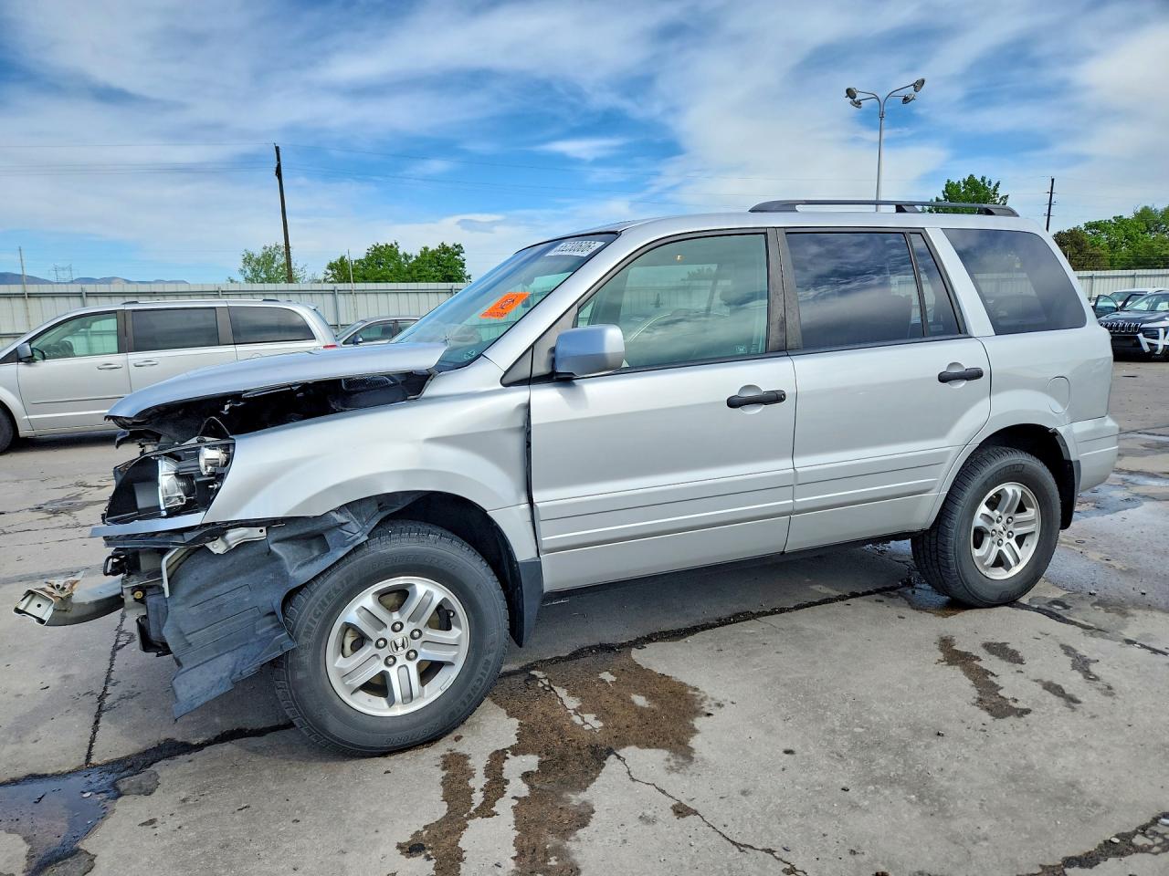 Salvage Honda Pilot Image
