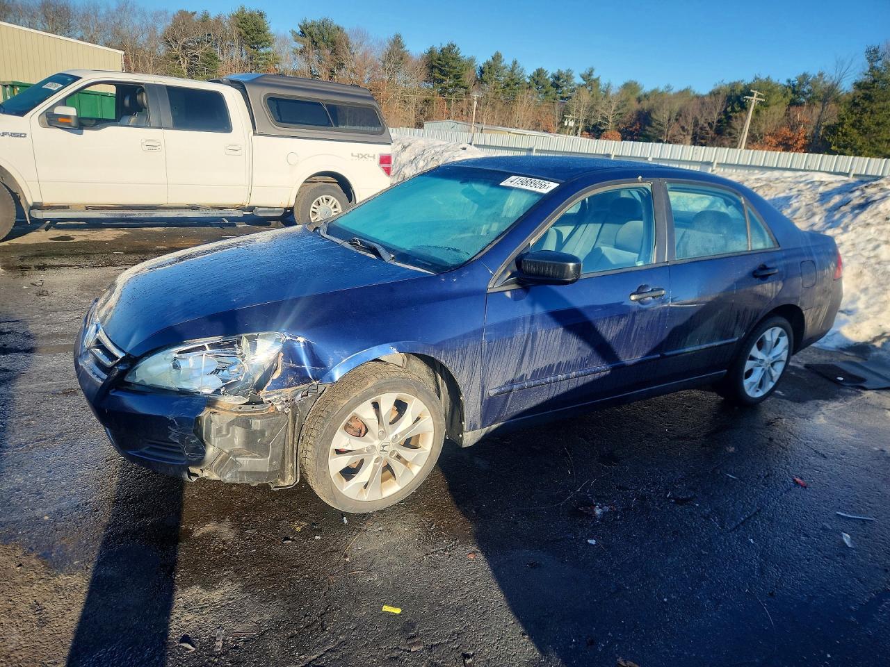 Salvage Honda Accord Image