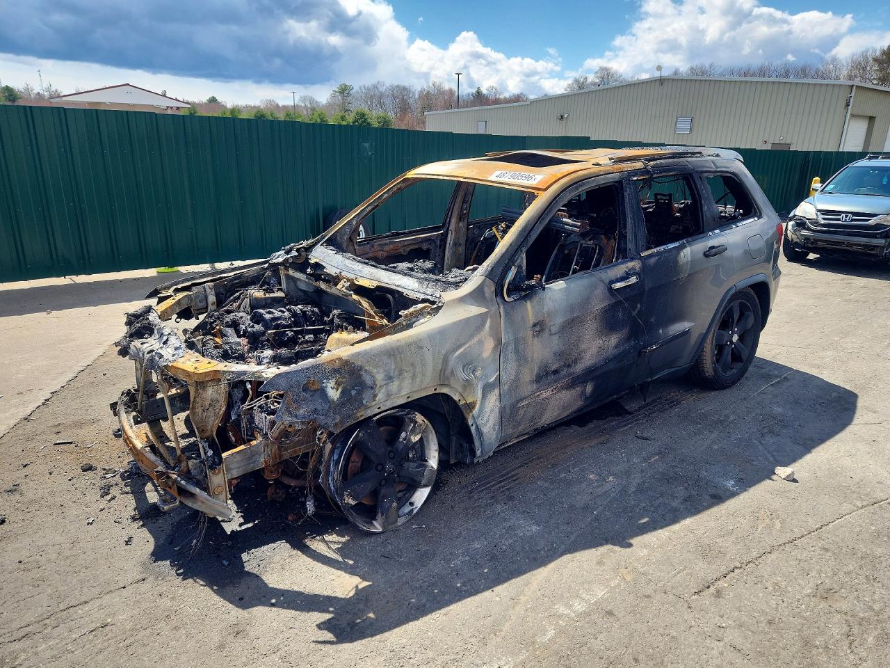 Salvage Jeep Cherokee Image