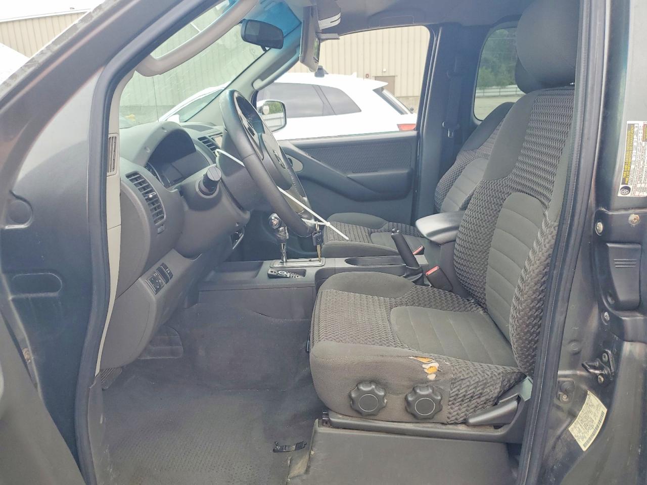 Nissan Frontier Se