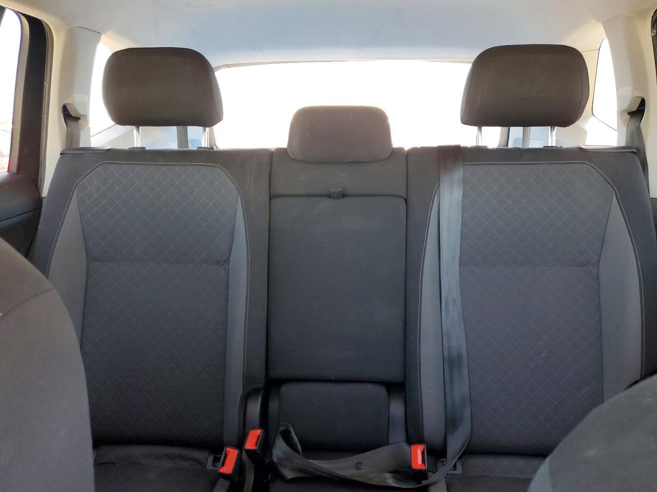 Volkswagen Tiguan S