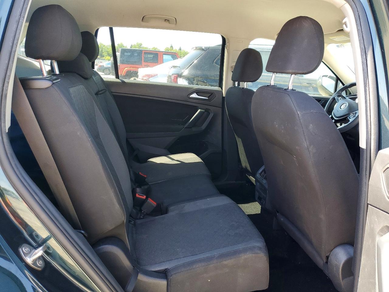 Volkswagen Tiguan S