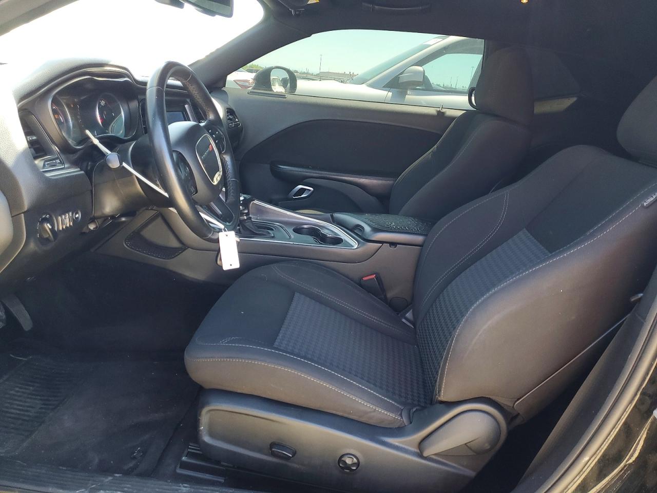 Dodge Challenger Sxt