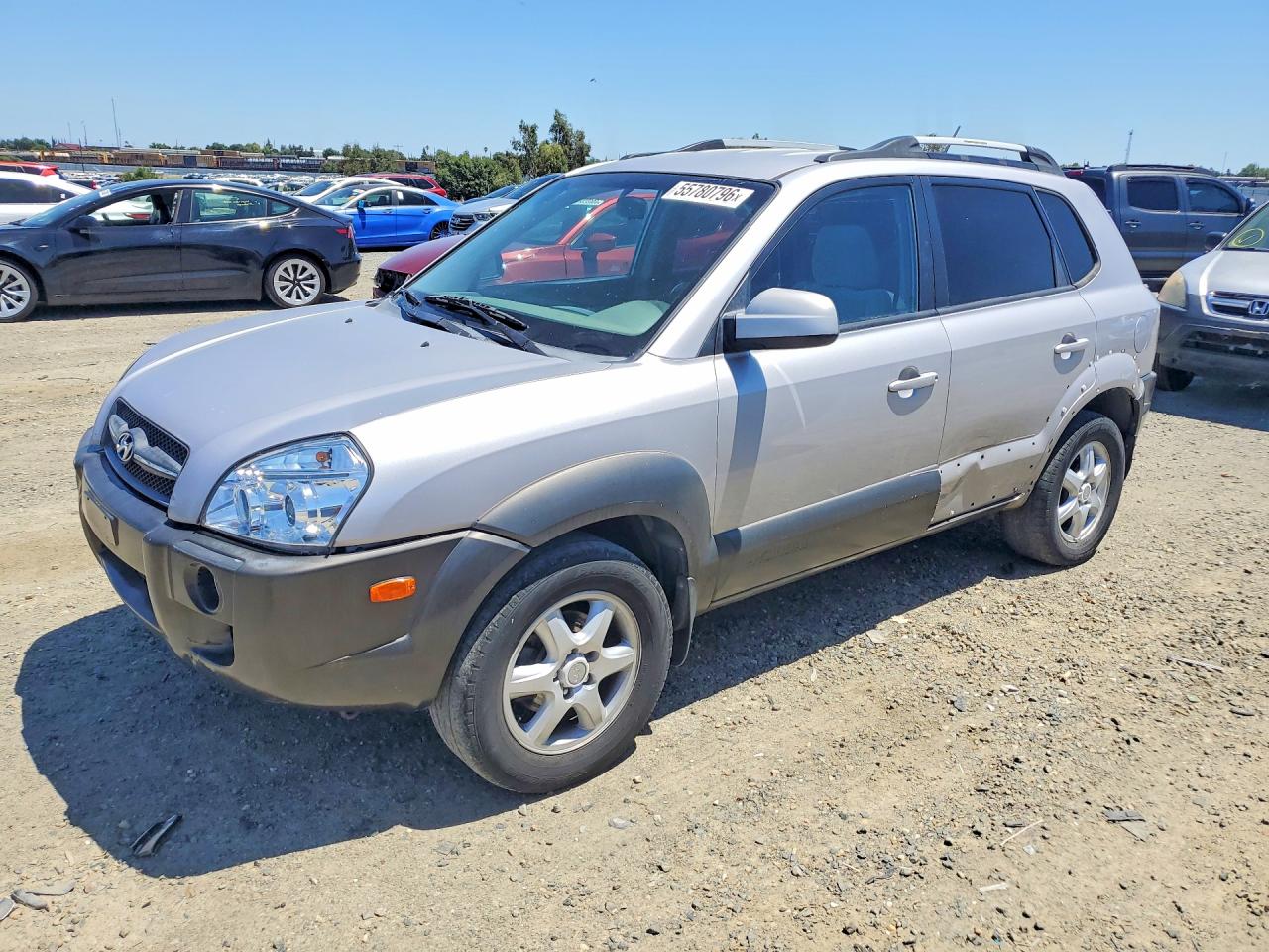 Salvage Hyundai TUCSON Image