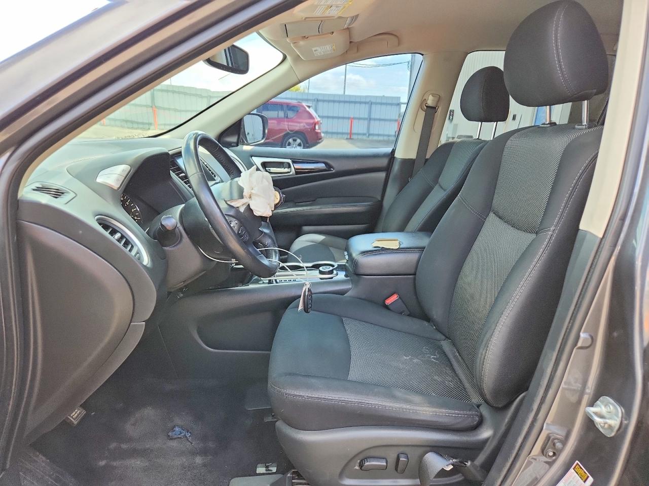 Nissan Pathfinder Sv