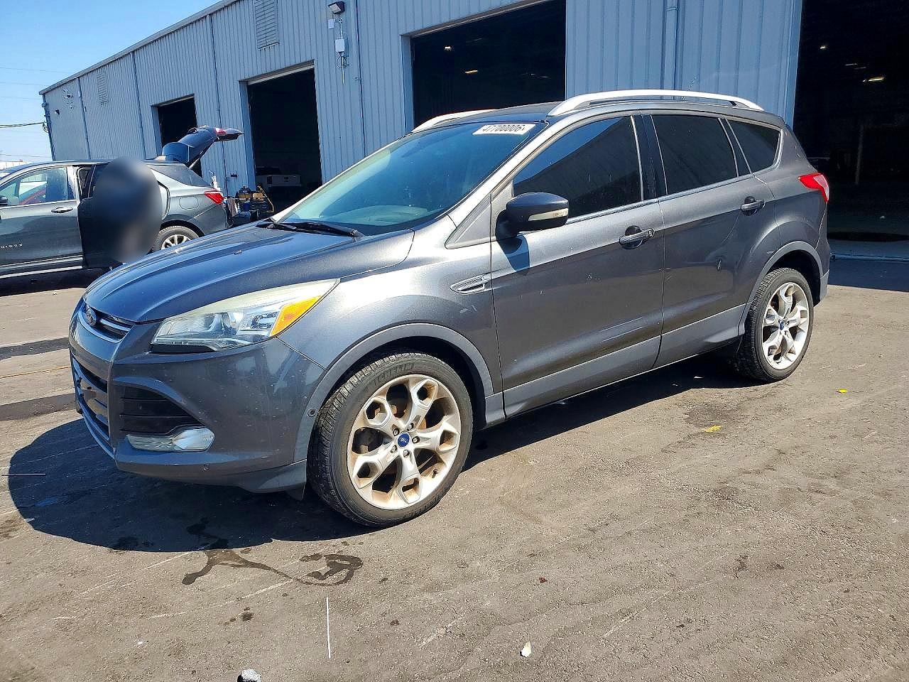 Salvage Ford Escape Image