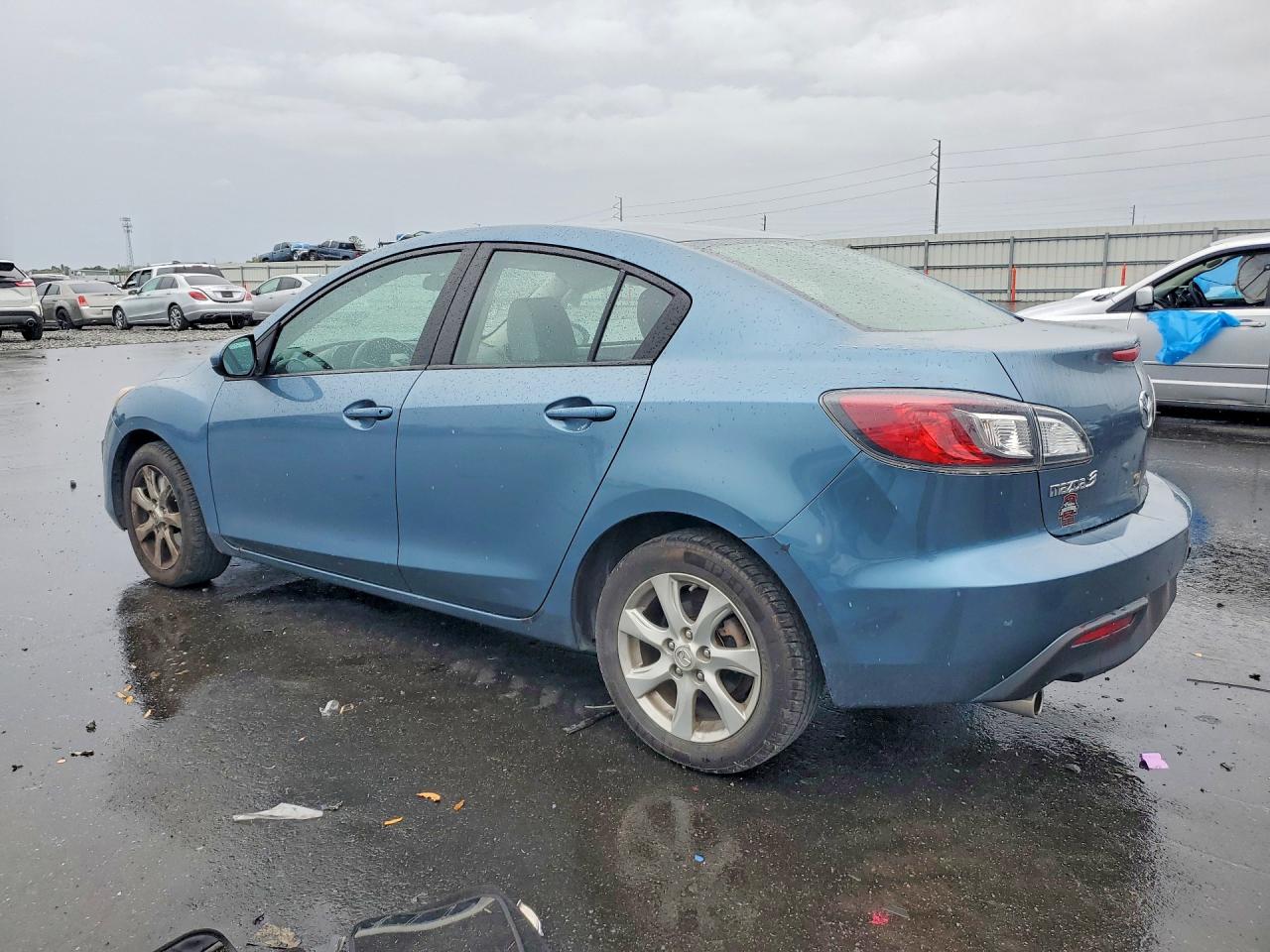Mazda 3 I