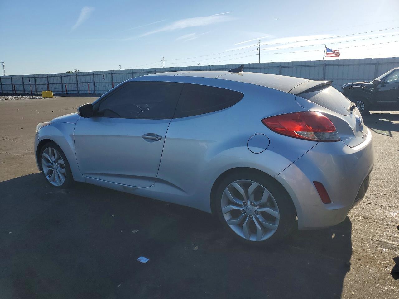 Hyundai VELOSTER Base