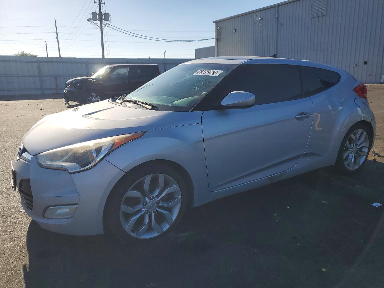 Salvage Hyundai VELOSTER Image