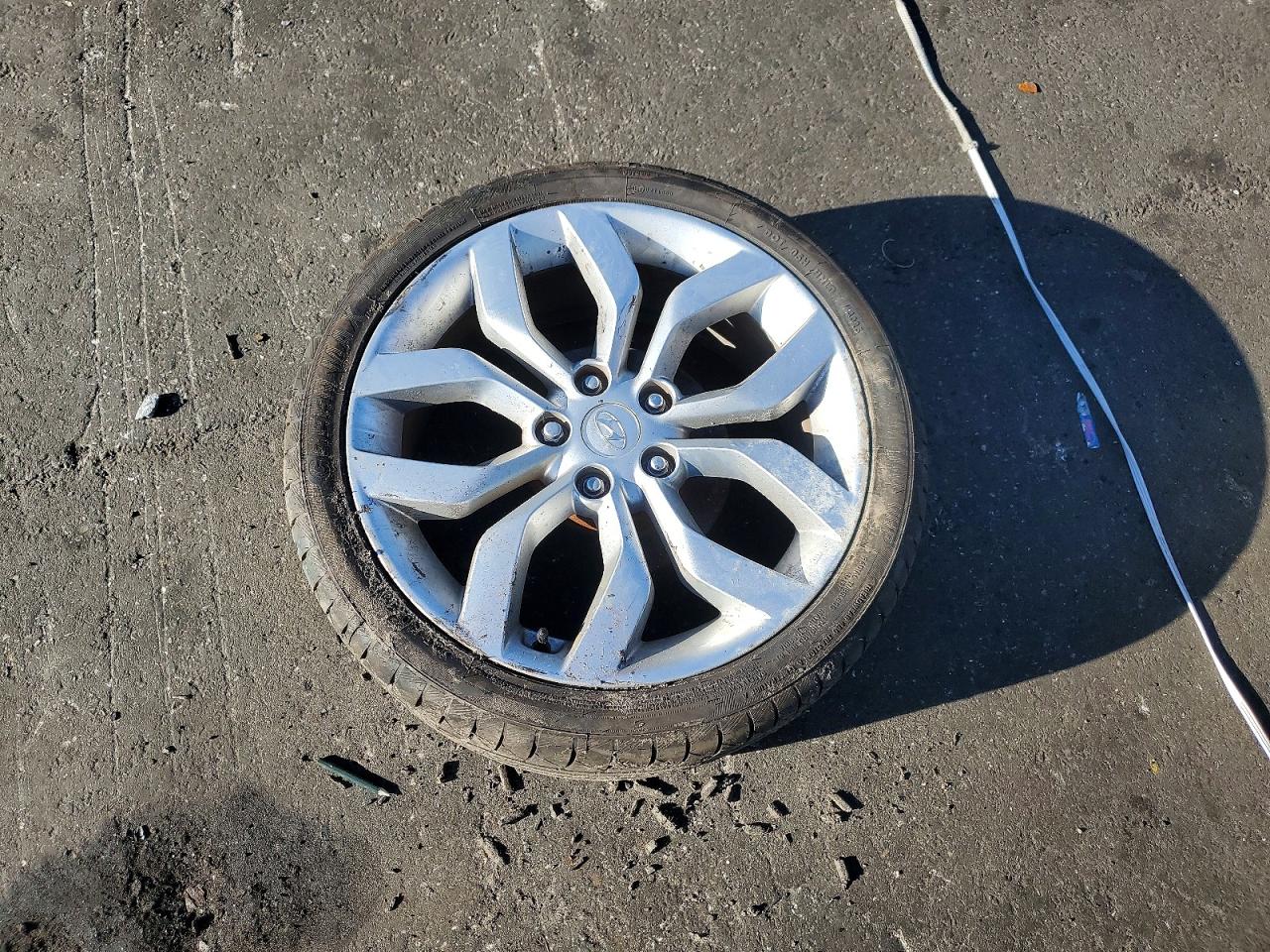 Hyundai VELOSTER Base