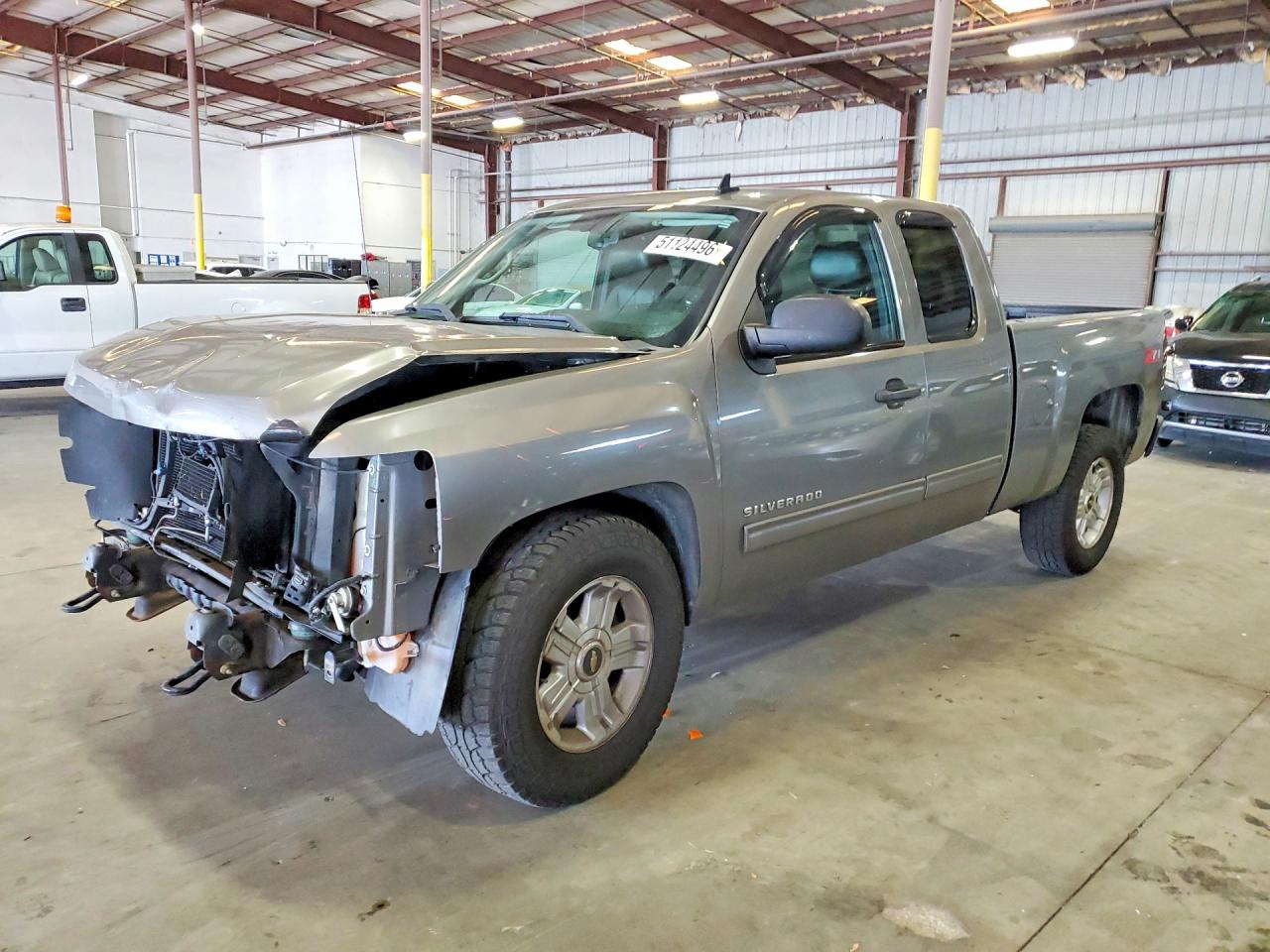Salvage Chevrolet Silverado Image