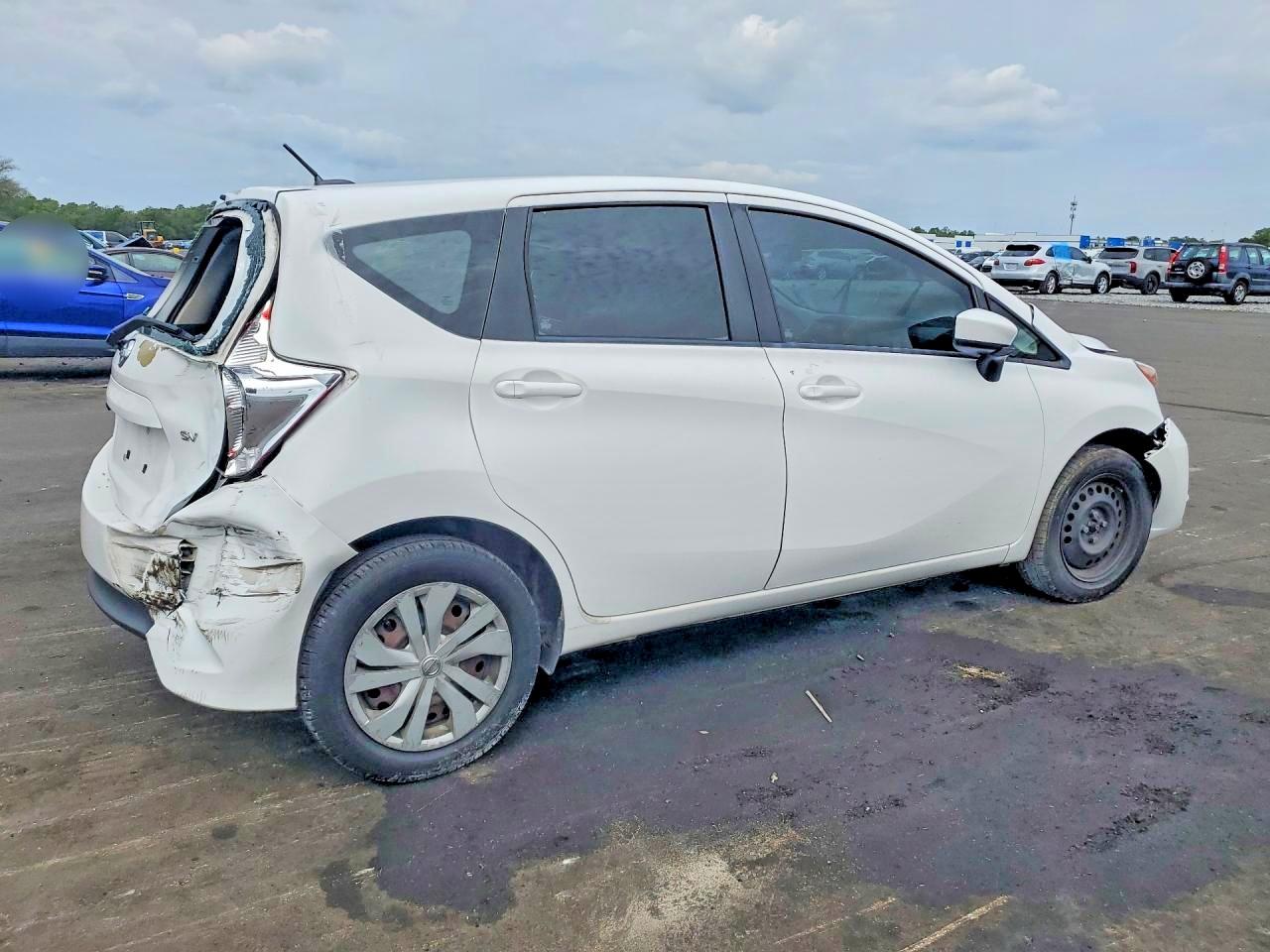 Nissan Versa Sv