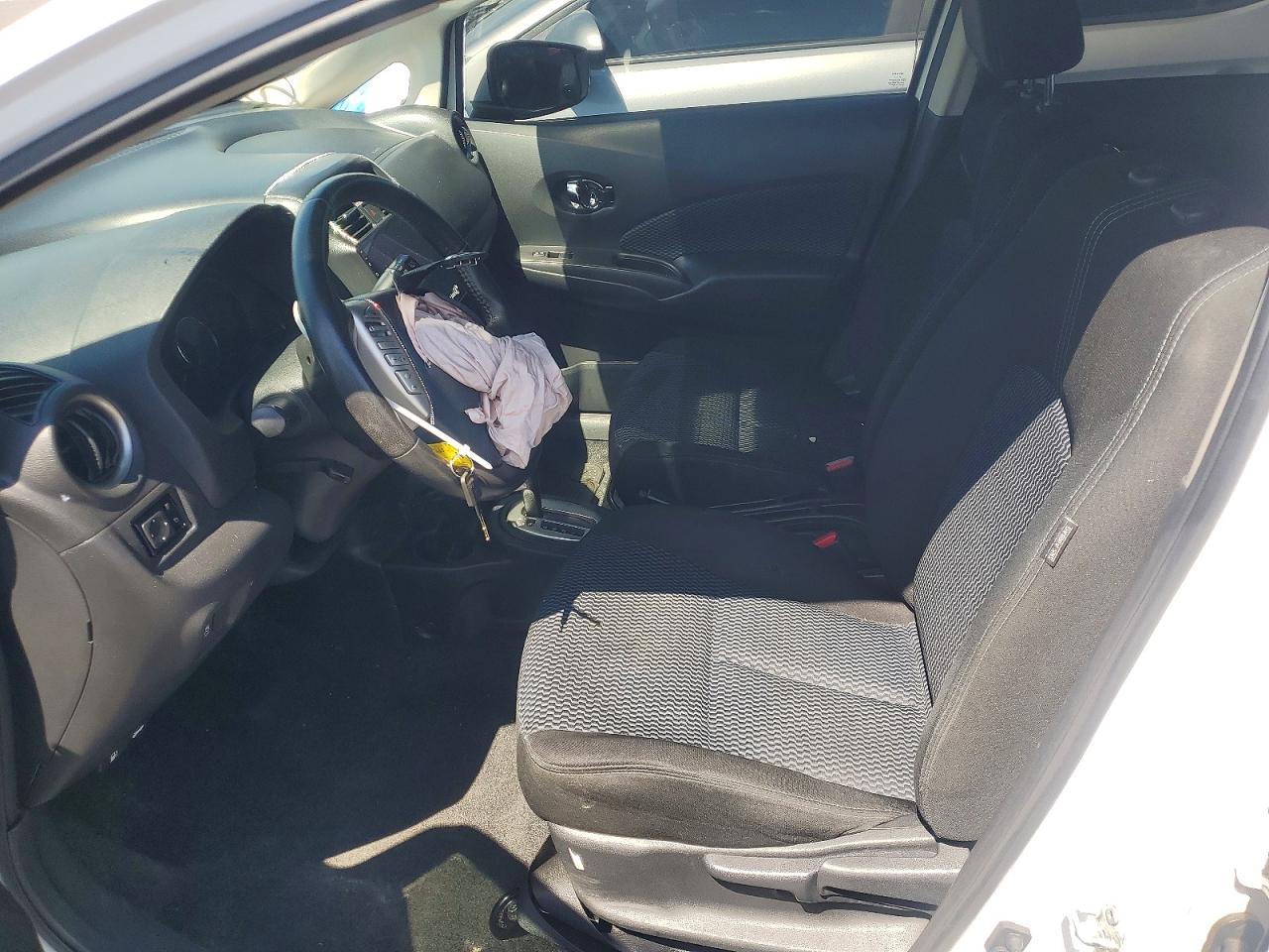 Nissan Versa Sv