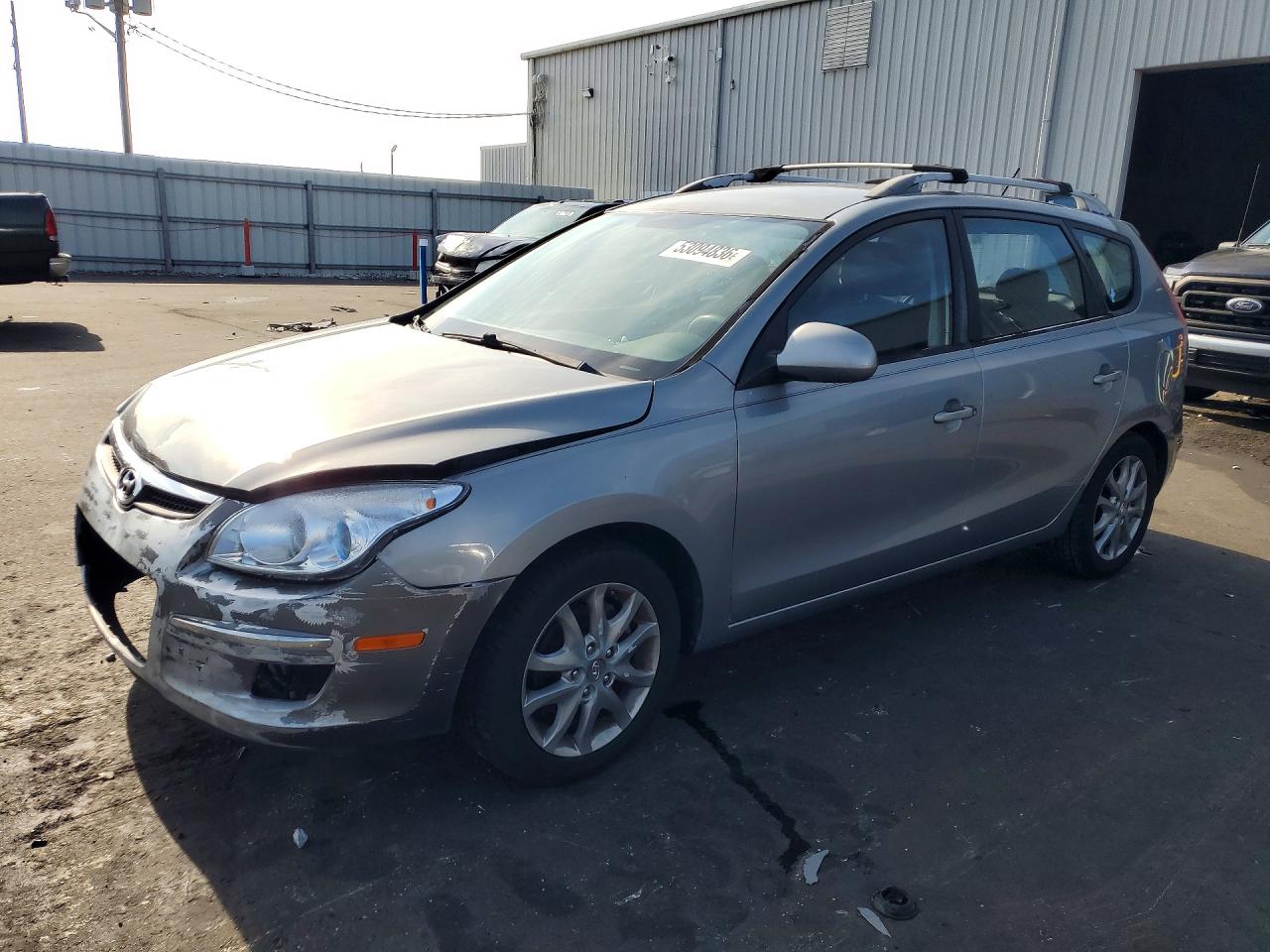 Salvage Hyundai ELANTRA Image