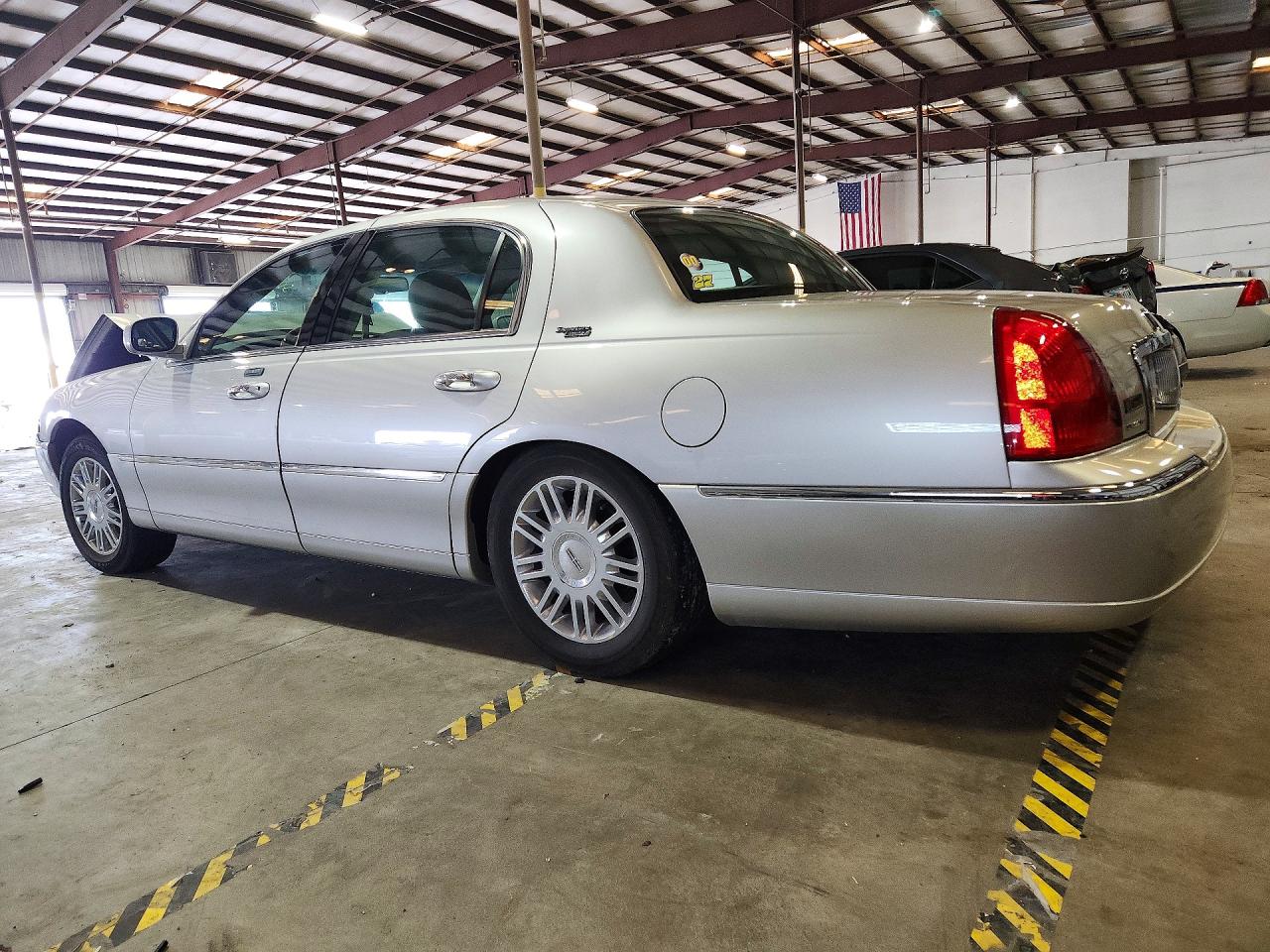 Lincoln Towncar Signature Limited