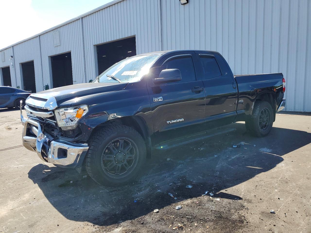 Salvage Toyota Tundra Image