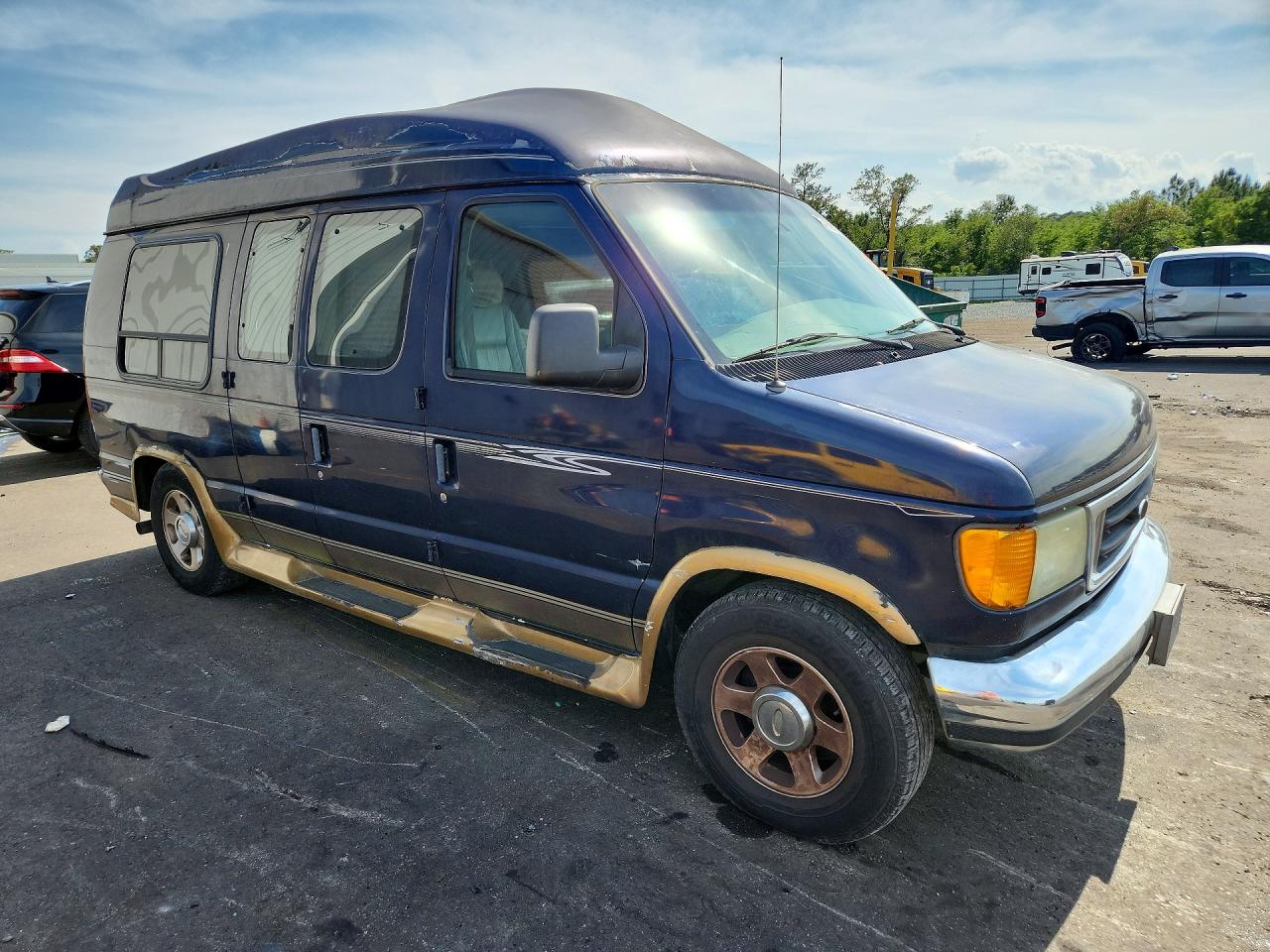 Ford Econoline E150 Van
