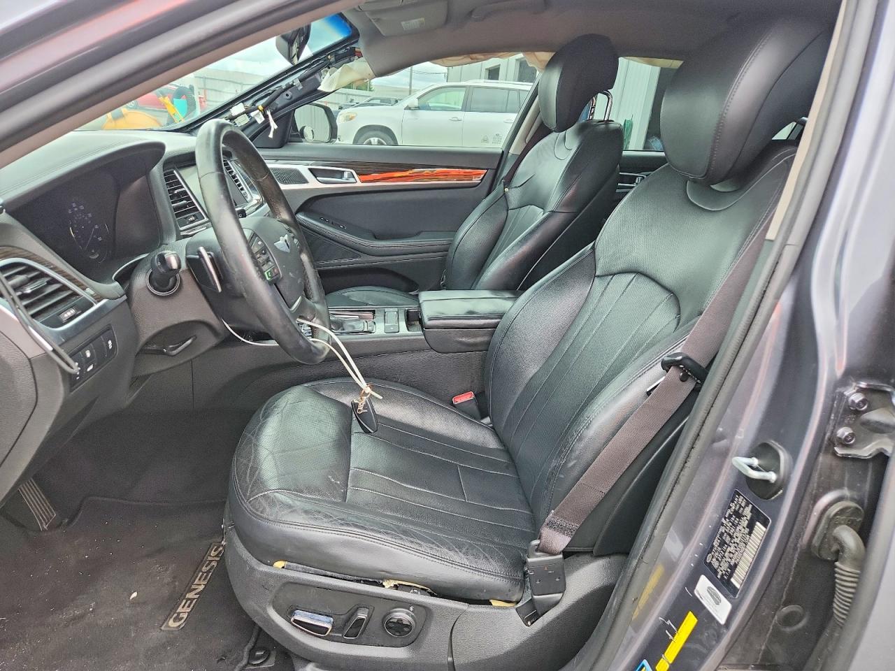 Hyundai Genesis 3.8l