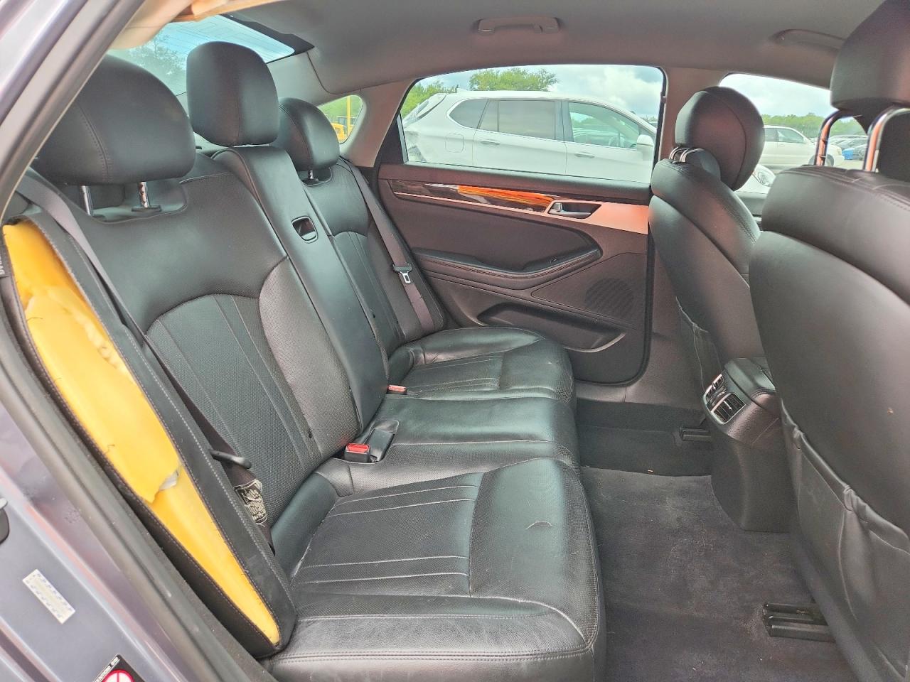 Hyundai Genesis 3.8l