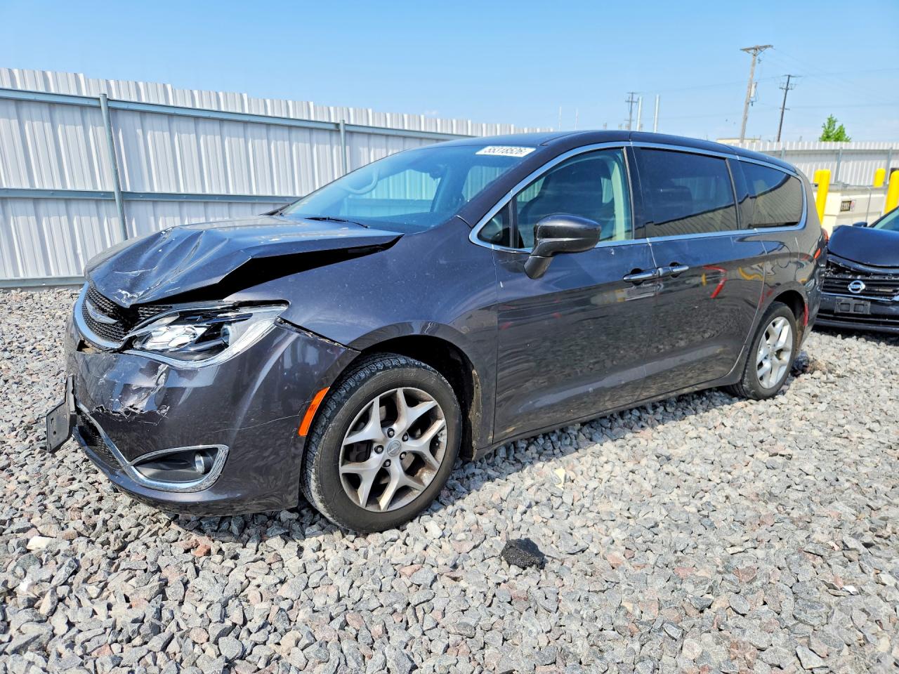 Salvage Chrysler Pacifica Image
