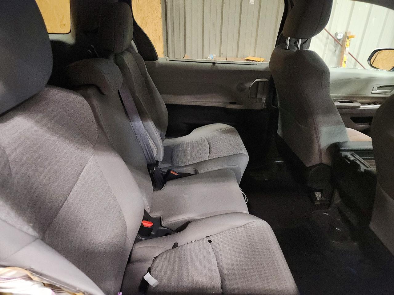 Toyota Sienna Le