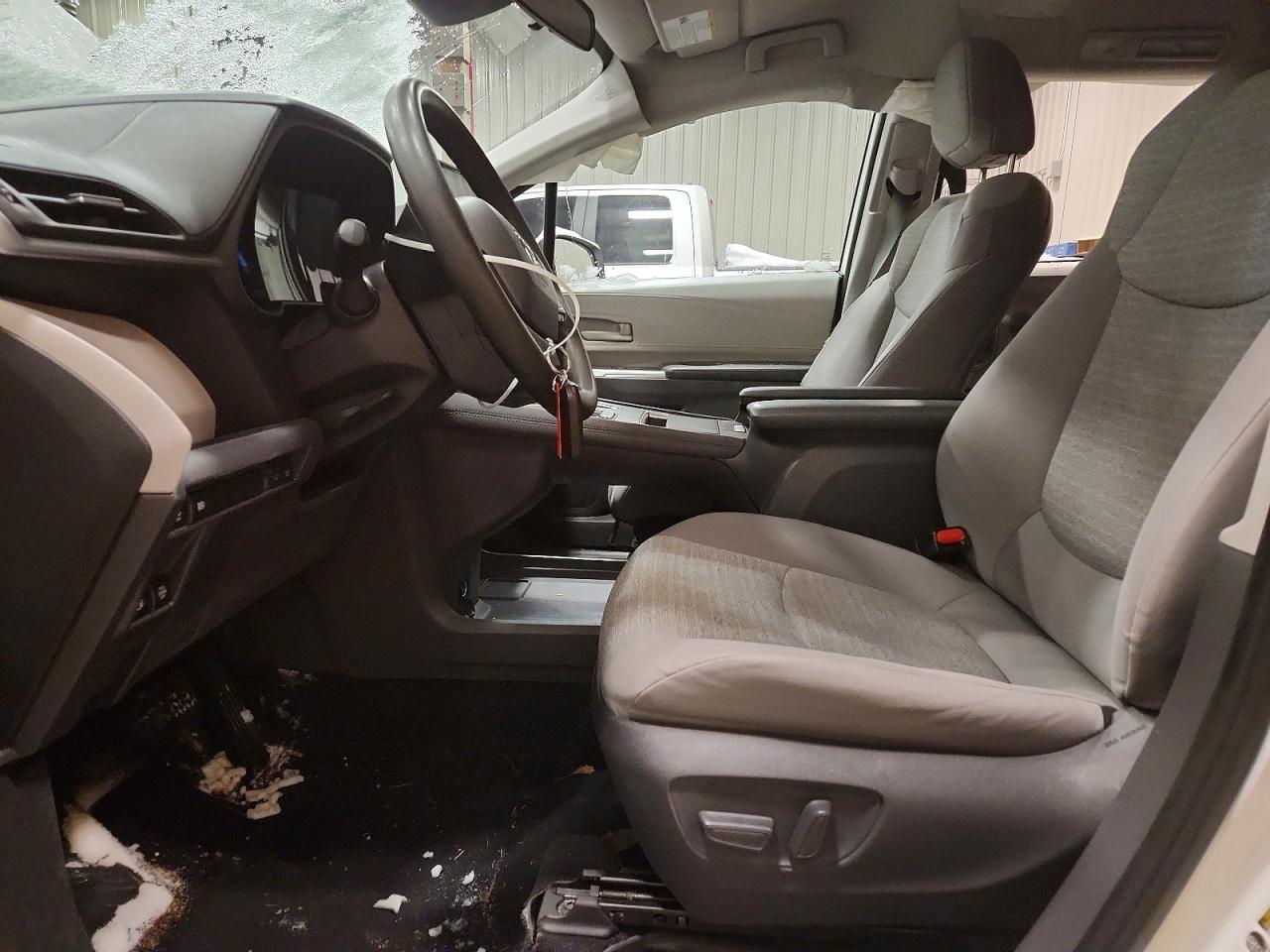 Toyota Sienna Le