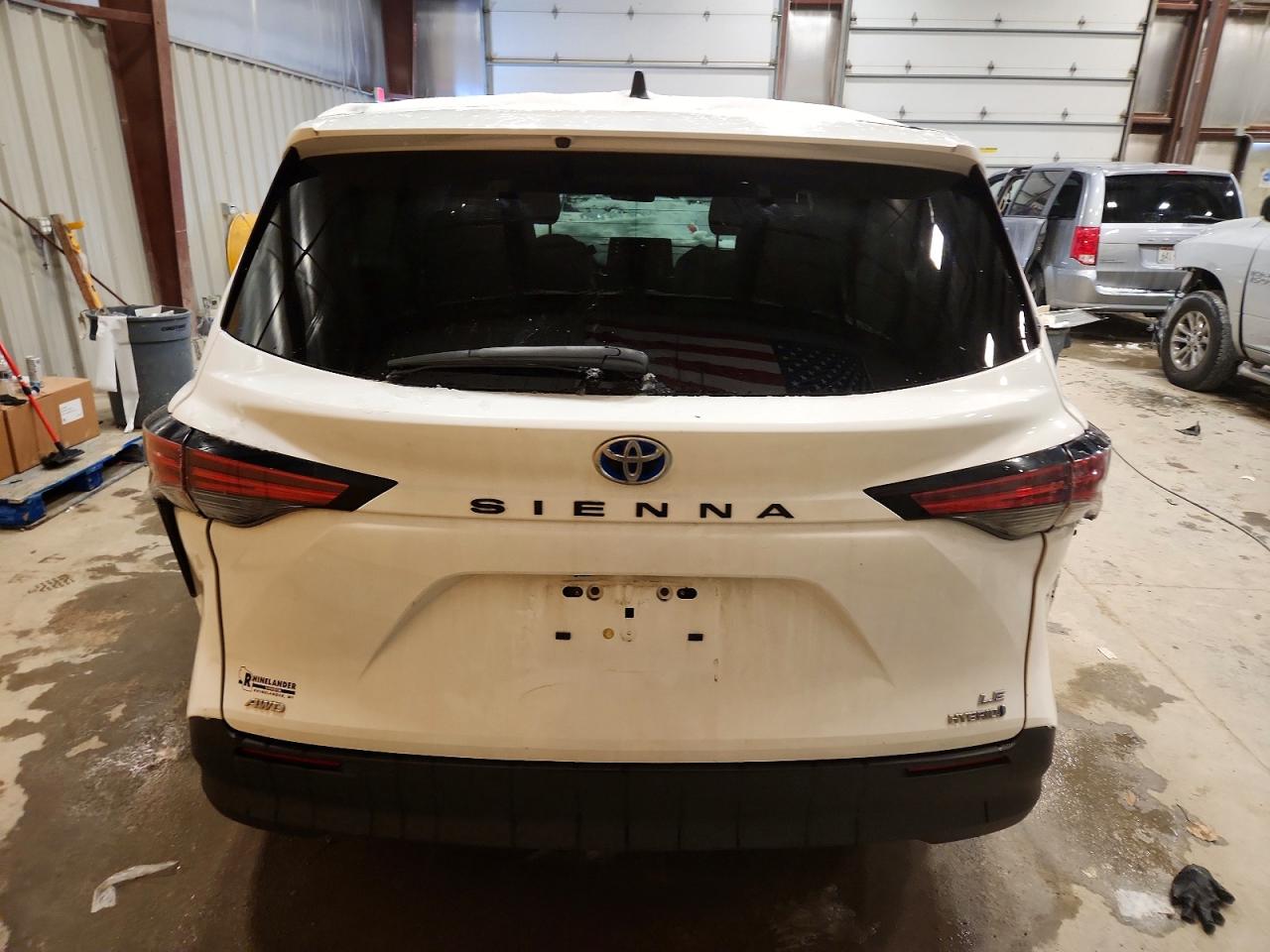 Toyota Sienna Le