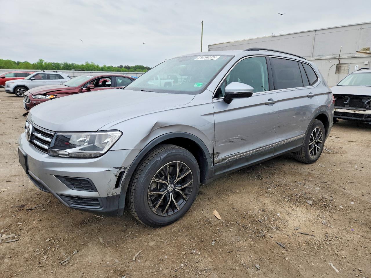 Salvage Volkswagen Tiguan Image