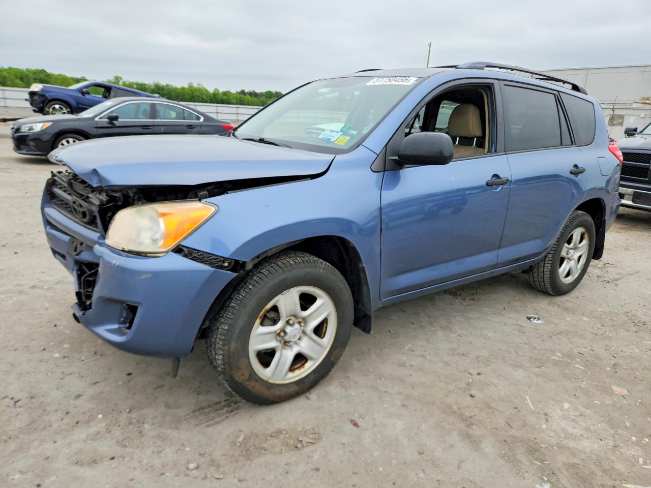 Salvage Toyota RAV4 Image