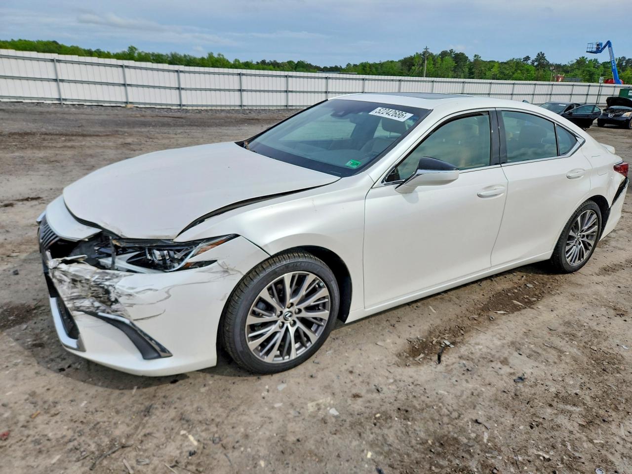Salvage Lexus Es Image