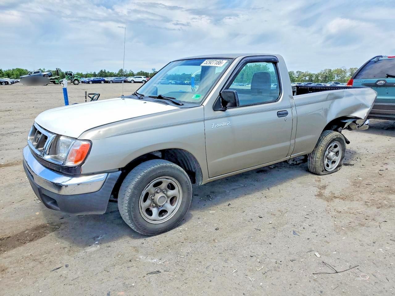 Salvage Nissan Frontier Image