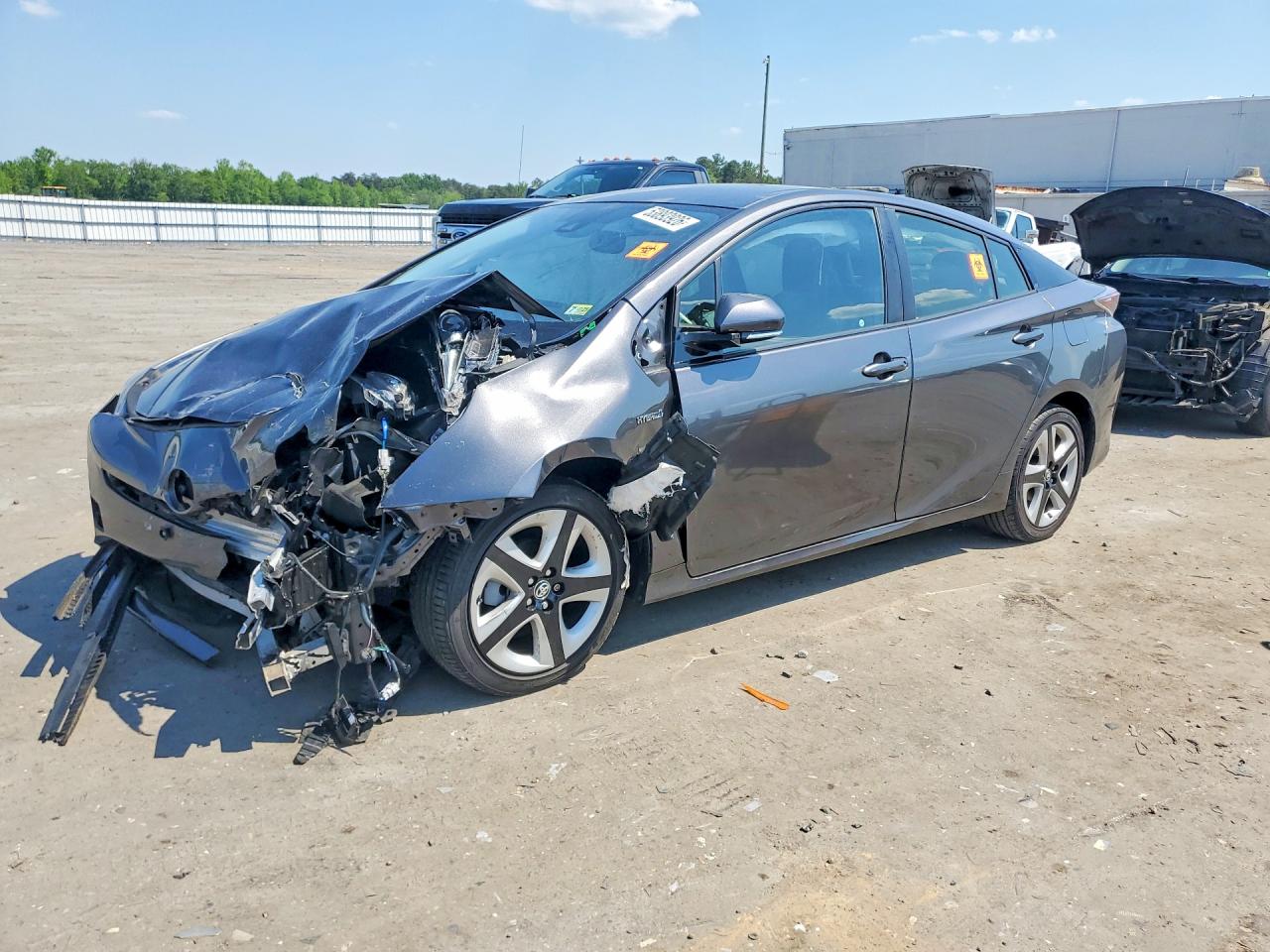Salvage Toyota Prius Image