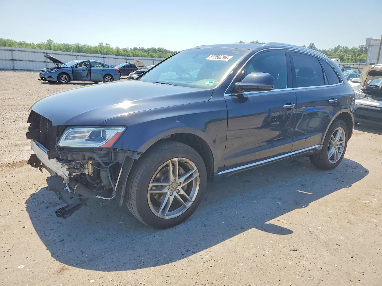 Salvage Audi Q5 Image