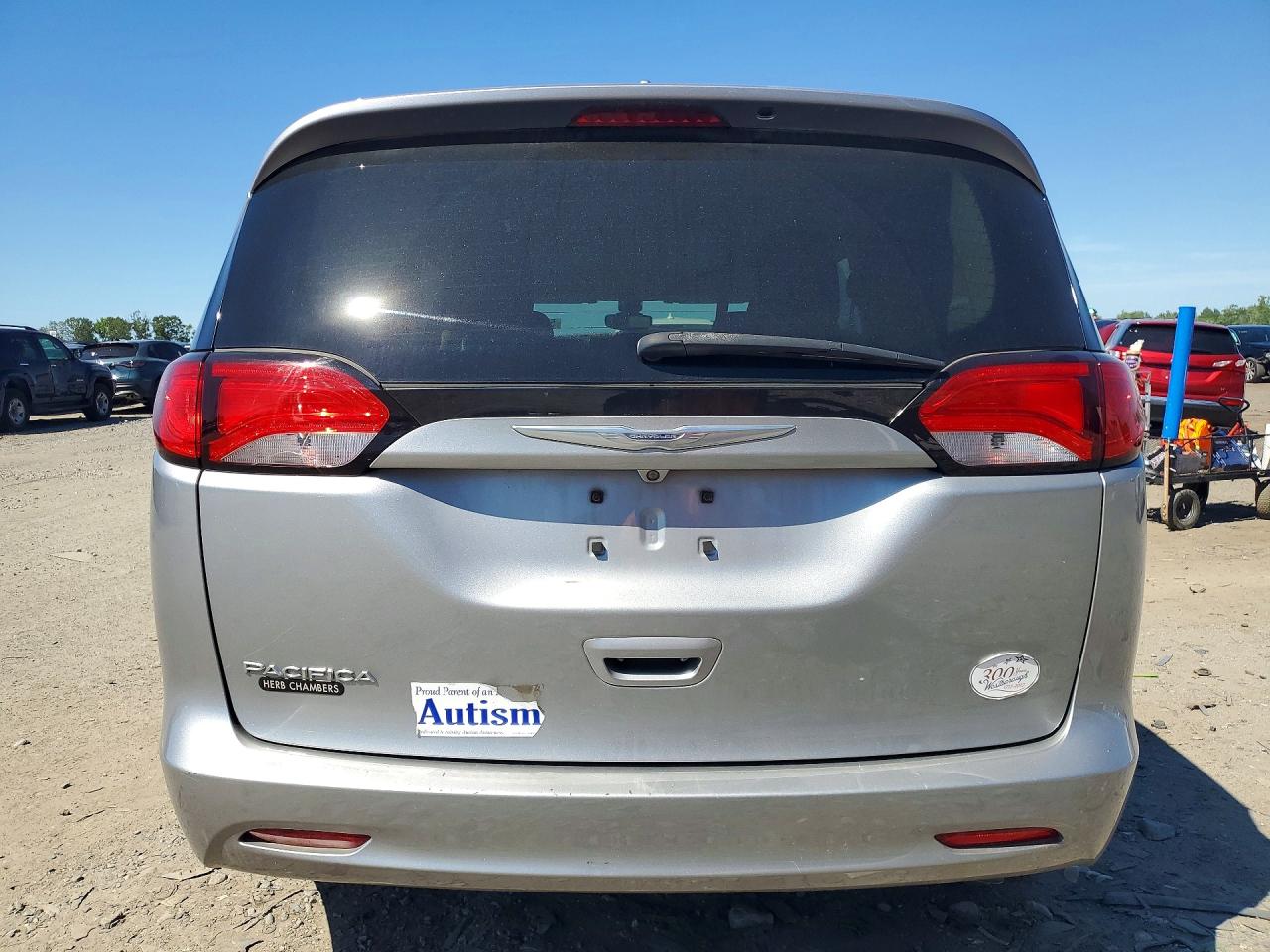 Chrysler Pacifica Touring