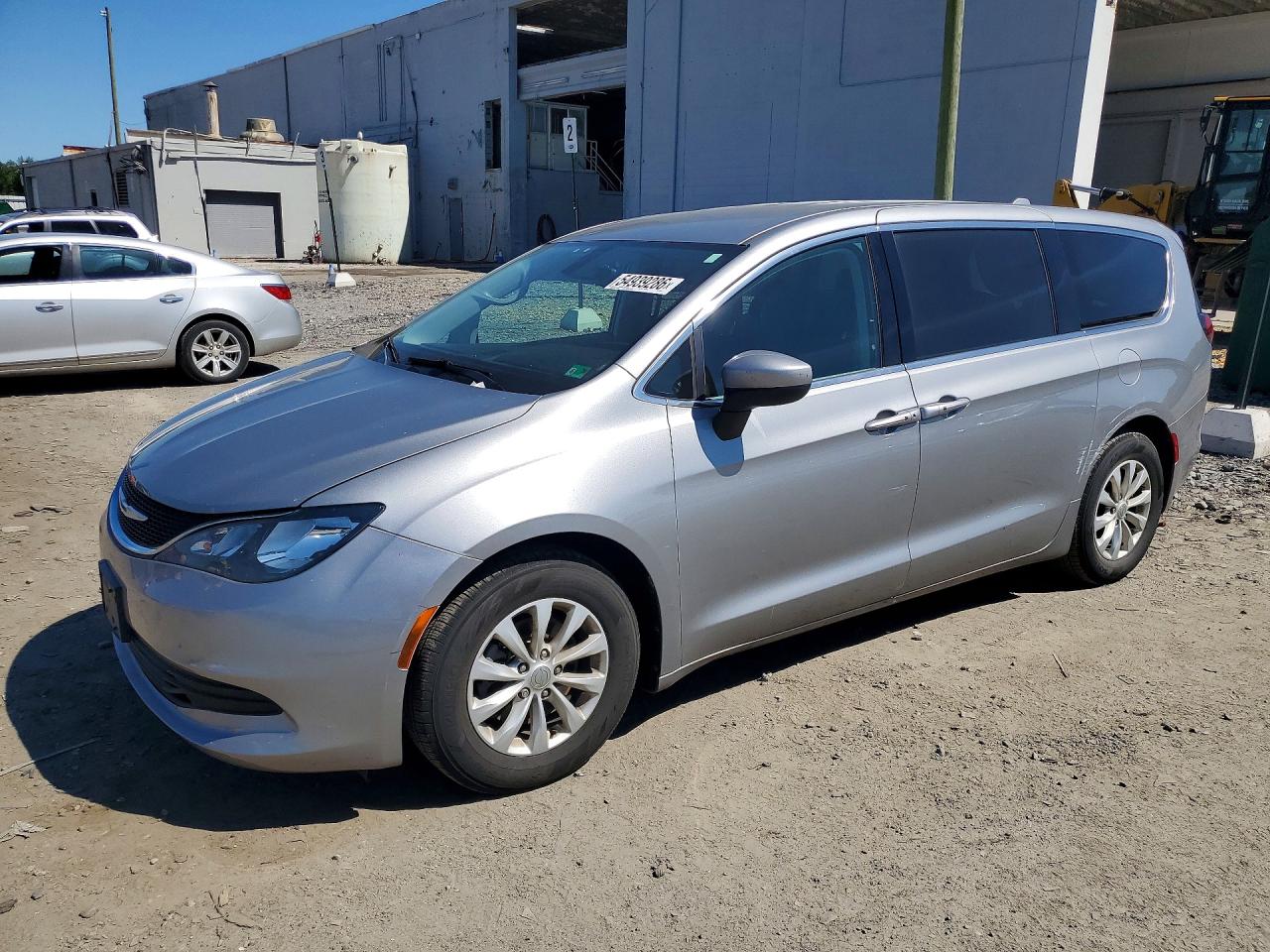 Salvage Chrysler Pacifica Image