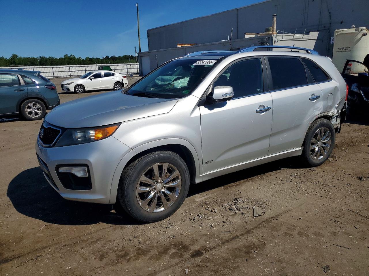 Salvage Kia Sorento Image