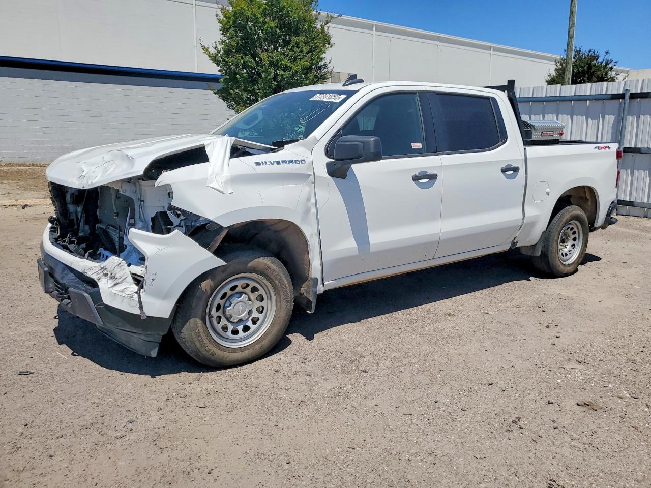 Salvage Chevrolet Silverado Image