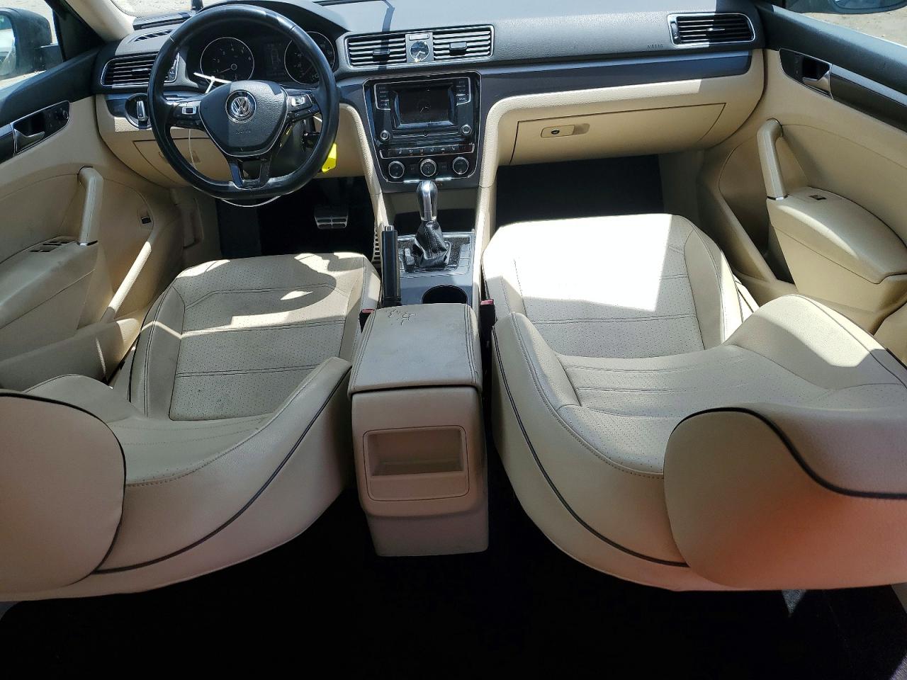 Volkswagen Passat R-line